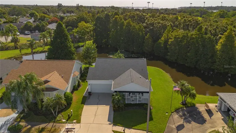 559 Dove Ter S, FL