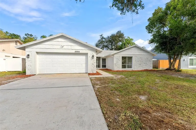 15805 Country Lake Dr, FL