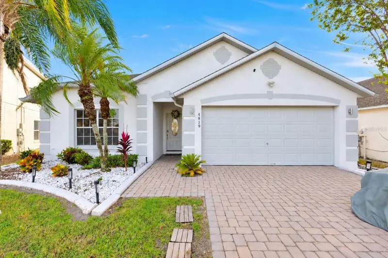 4819 Cumbrian Lakes Dr, FL
