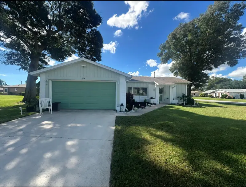 104 Fairfax Dr, FL