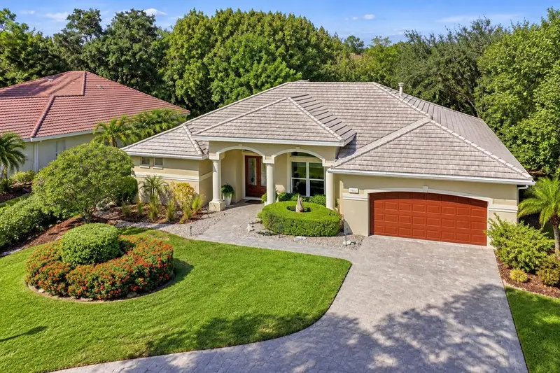 6607 Hunter Combe Xing, FL