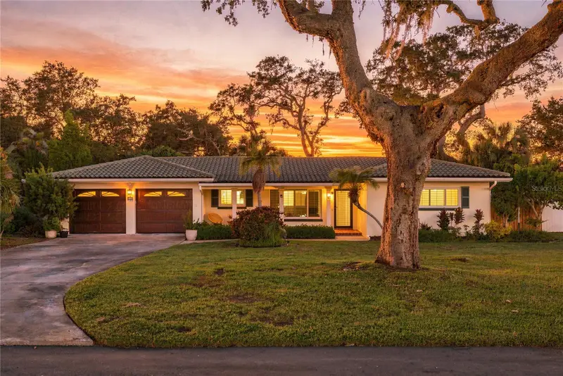 308 Crestwood Ln, FL