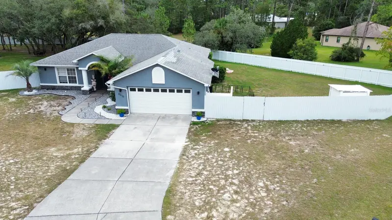 8210 Mackinaw Rd, FL