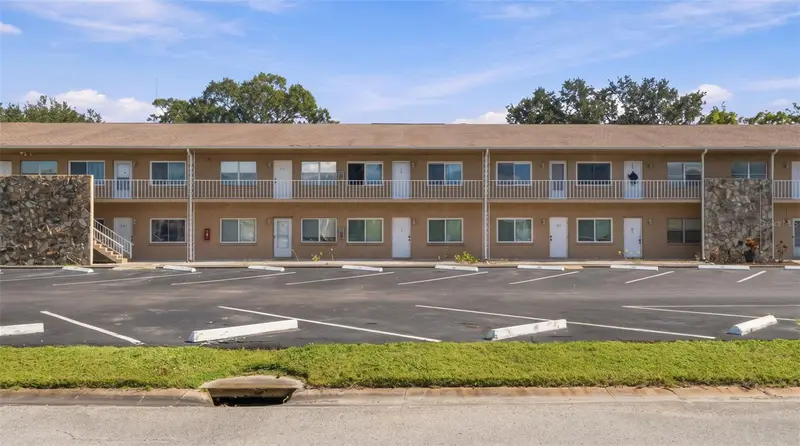 8039 Garden Dr #204, FL