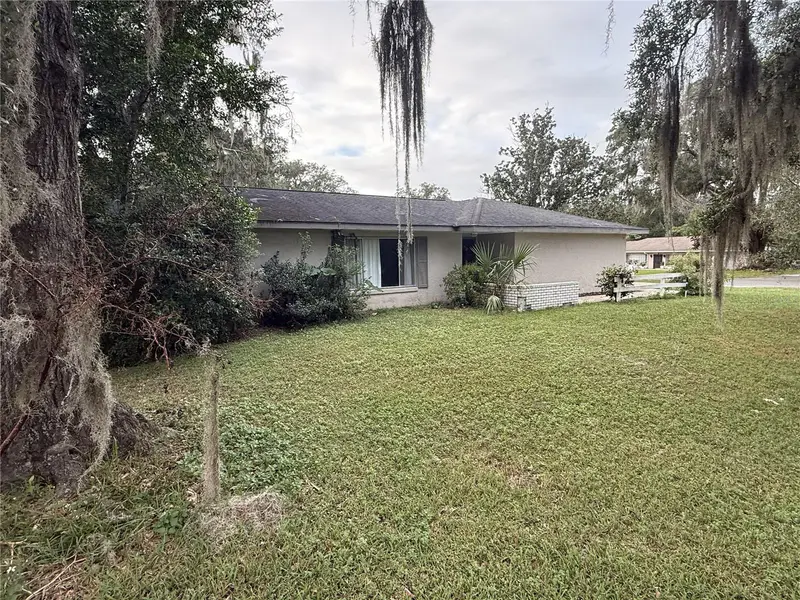1 Emerald Court Dr, FL
