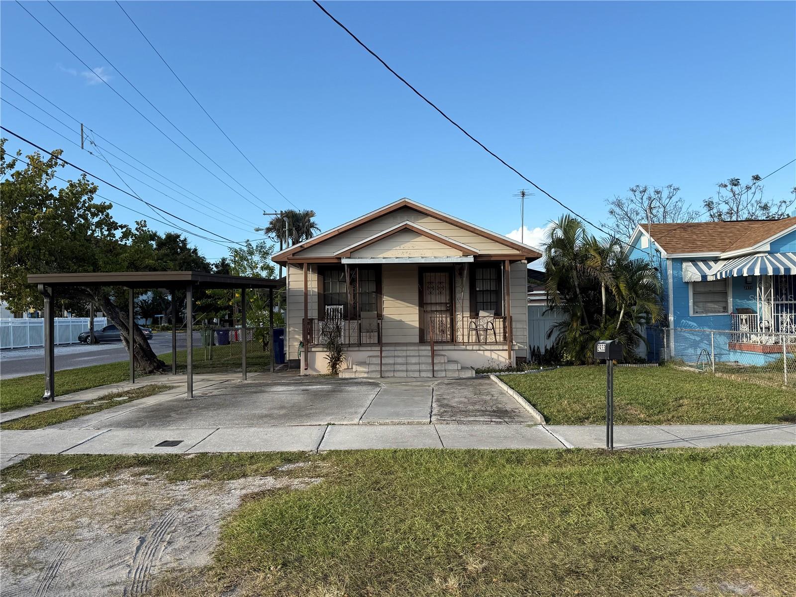 2933 W Walnut St, FL