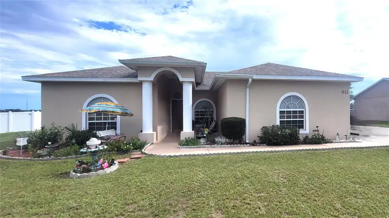 611 Valencia Ct, FL