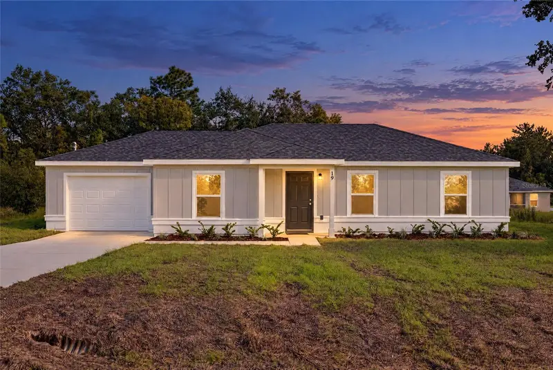 19 Locust Loop Ln, FL