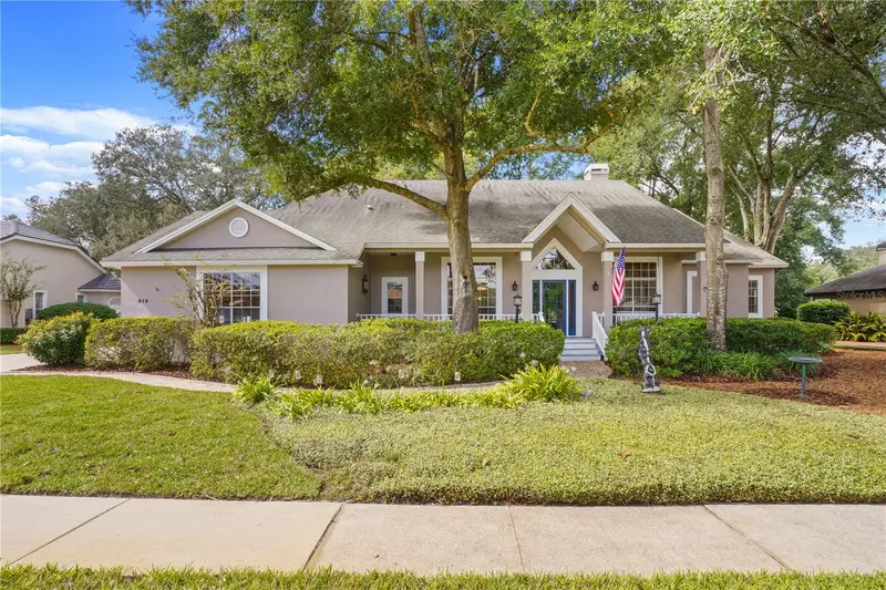 918 Golf Valley Dr, FL