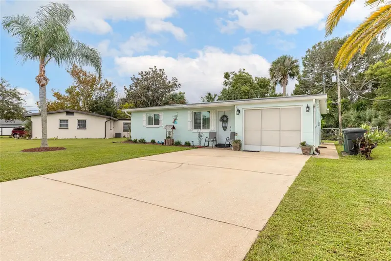 1250 Peachtree Rd, FL