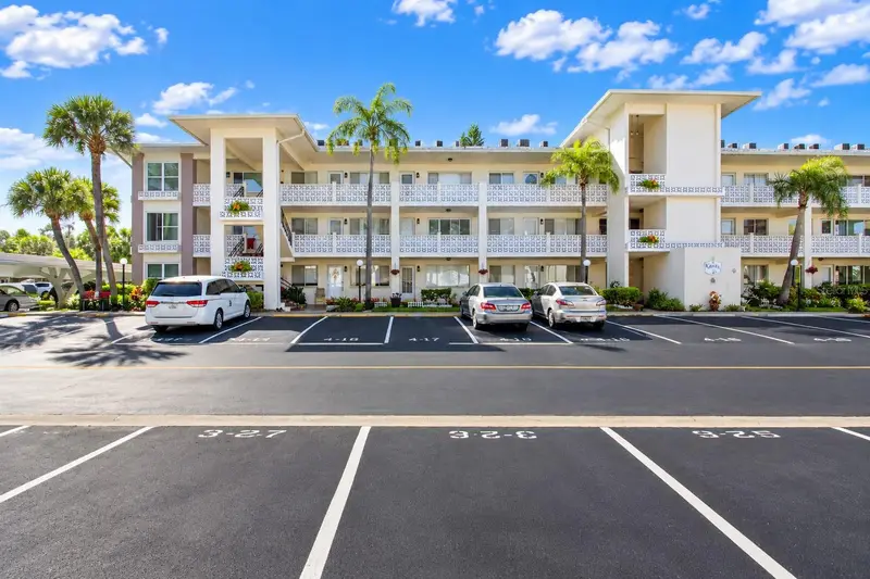 1235 S Highland Ave #4-207, FL