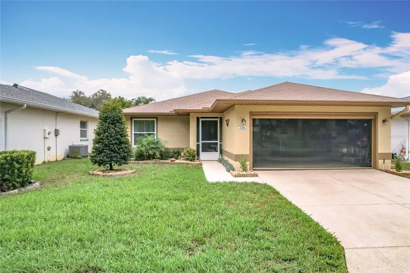 2206 Silver Lakes Dr N, FL