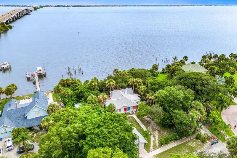1365 Pineapple Avenue, Melbourne, Fl 32935, FL