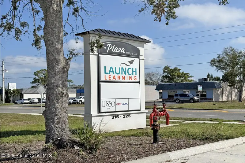 315 S Courtenay Parkway 107, FL