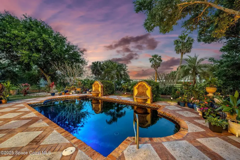 9340 S Tropical Trail, Merritt Island, Fl 32952, FL