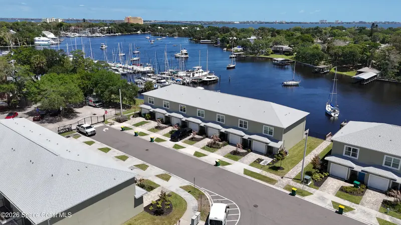 913 Paddleboard Court, Melbourne, Fl 32935, FL