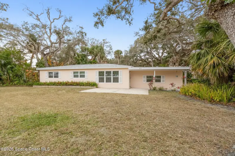 Vero Beach pending