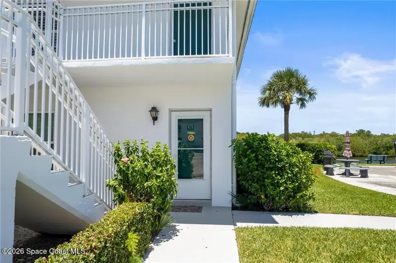 2800 Indian River Boulevard 1, Vero Beach, Fl 32960, FL