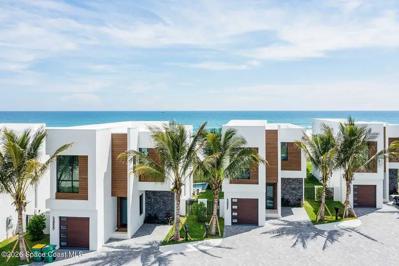 Harbor Island Beach Club listing