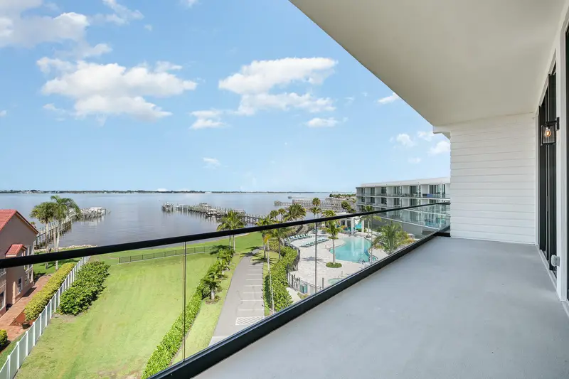 Harbor Island Beach Club listing