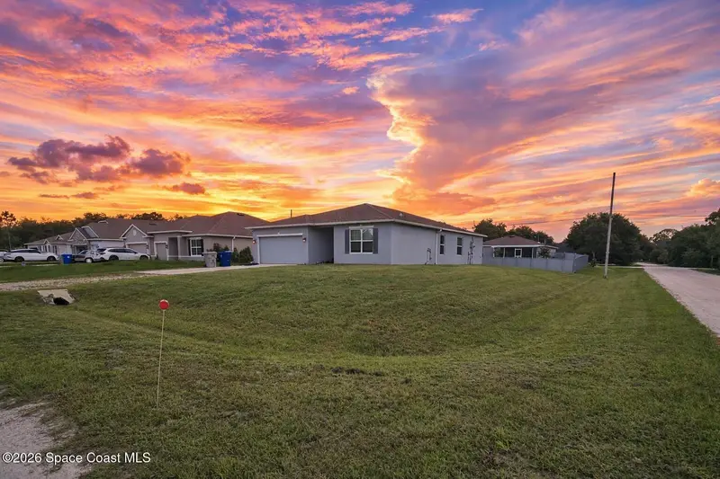 8975 102nd Avenue, Vero Beach, Fl 32967, FL