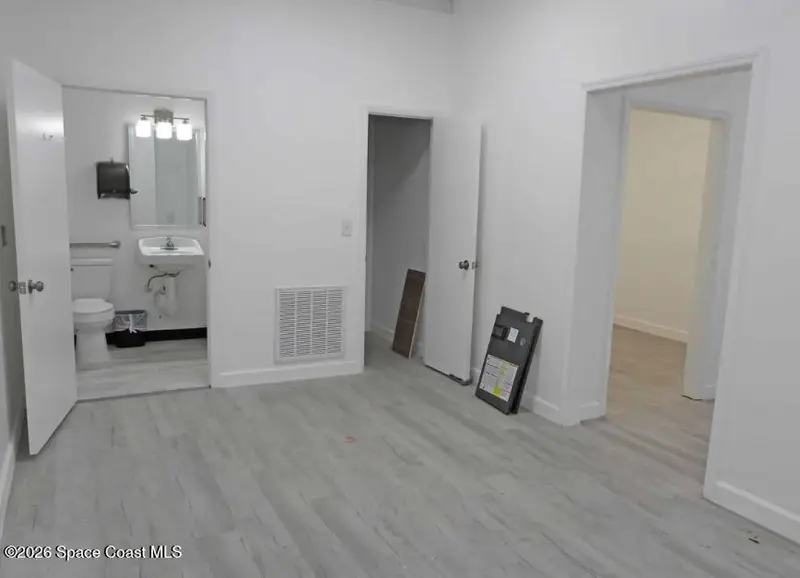 404 S Babcock Street 102, Melbourne, Fl 32901, FL