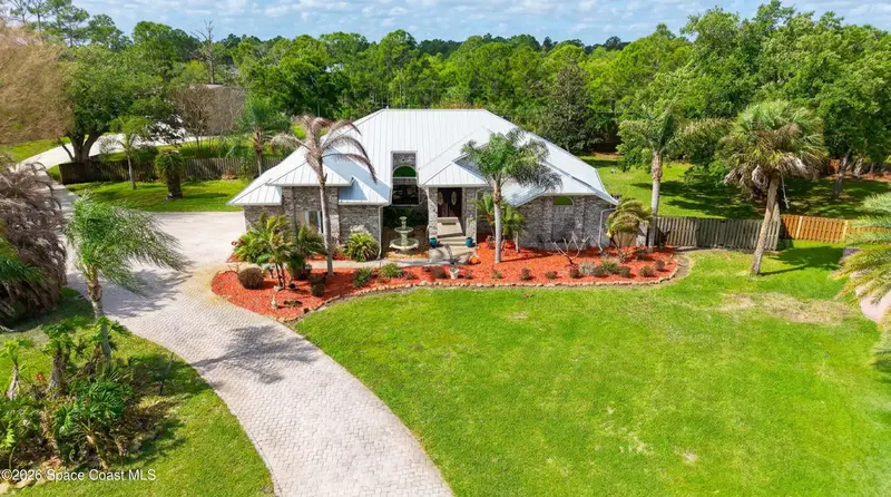 1711 Flamevine Place, FL