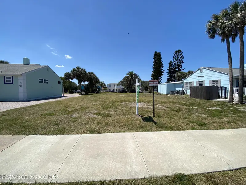 118 N Atlantic Avenue, FL