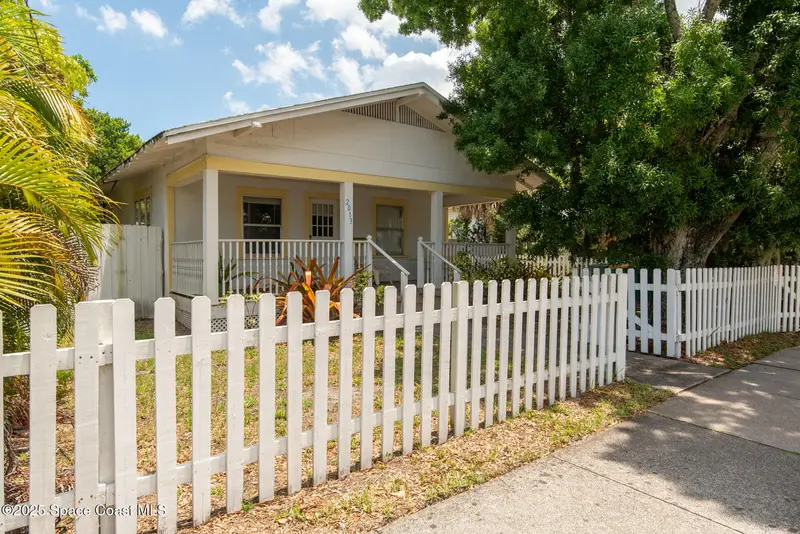 2013 Vernon Place, Melbourne, Fl 32901, FL