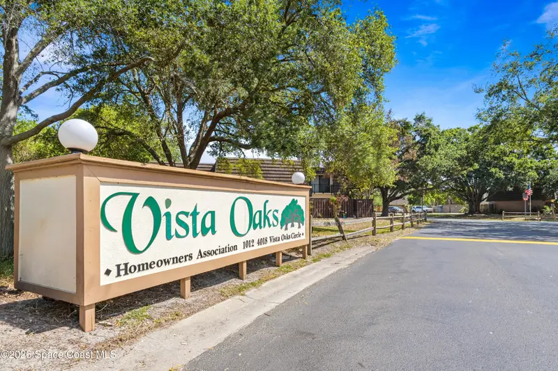 1713 Vista Oaks Circle Ne, Palm Bay, Fl 32905, FL