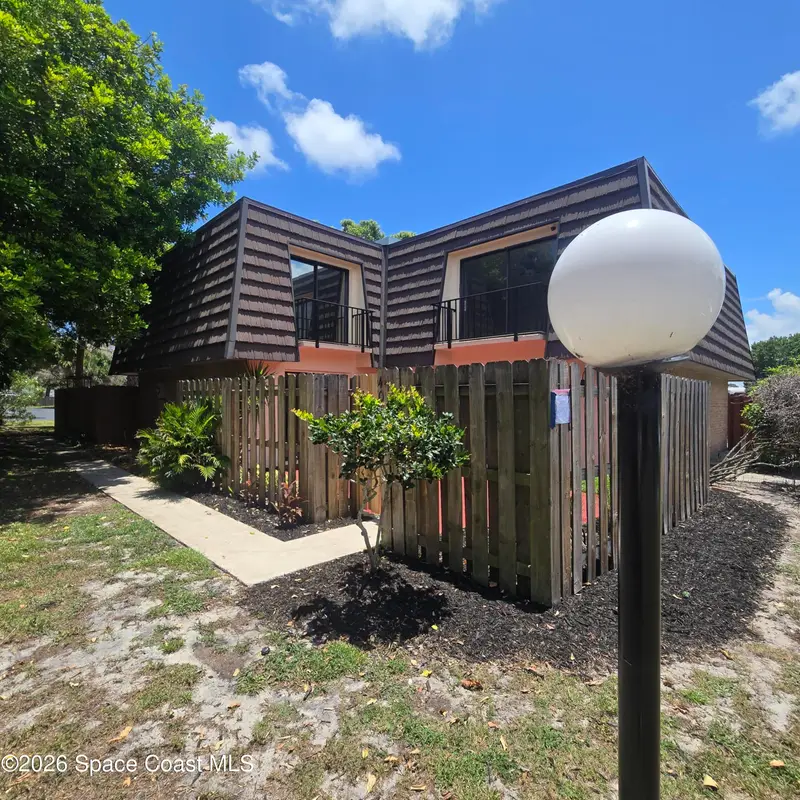 4014 Vista Oaks Circle Ne, Melbourne, Fl 32905, FL