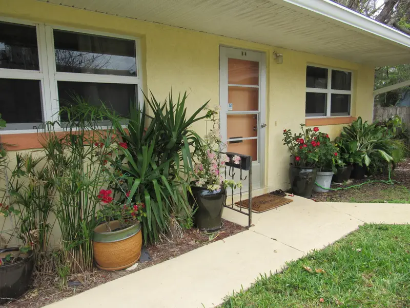 209 Cleveland Avenue 4, Cocoa Beach, Fl 32931, FL
