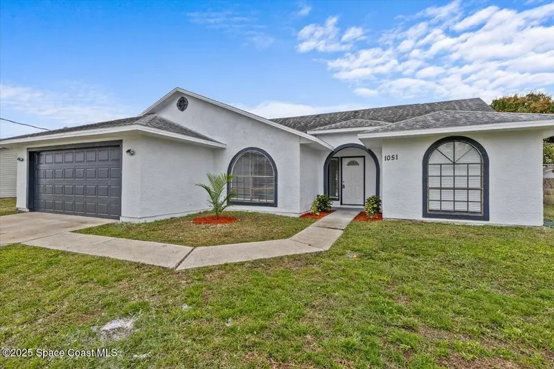 1051 Flower Street Nw, FL