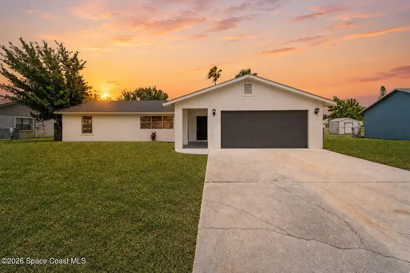 901 Grandeur Street Se, Palm Bay, Fl 32909, FL