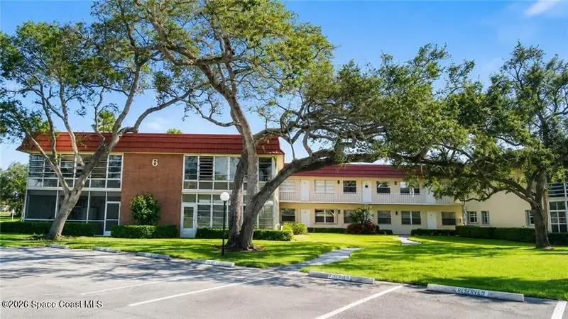 6 Vista Palm Lane 202, Vero Beach, Fl 32962, FL