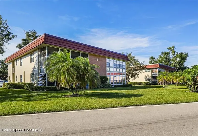 21 Pine Arbor Lane 104, Vero Beach, Fl 32962, FL