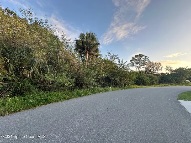 2961 Palisades Drive Se, FL