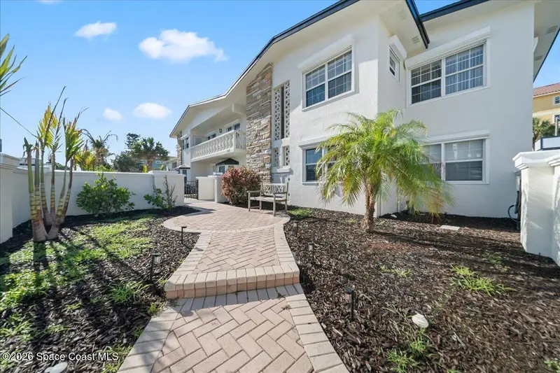 154 Crescent Beach Drive 7, Cocoa Beach, Fl 32931, FL