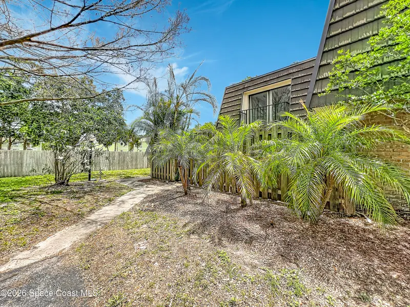 3913 Vista Oaks Circle Ne, Palm Bay, Fl 32905, FL