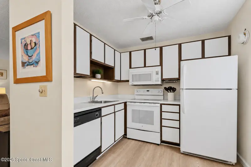 61 Woodland Drive 106, Vero Beach, Fl 32962, FL