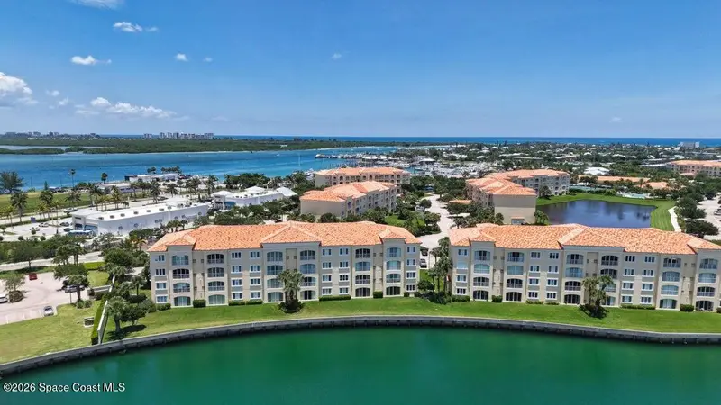 34 Harbour Isle Drive W 204, Fort Pierce, Fl 34949, FL