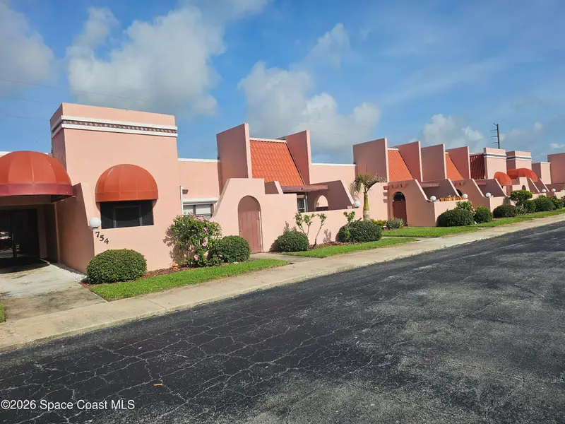 754 S Orlando Avenue 206, Cocoa Beach, Fl 32931, FL