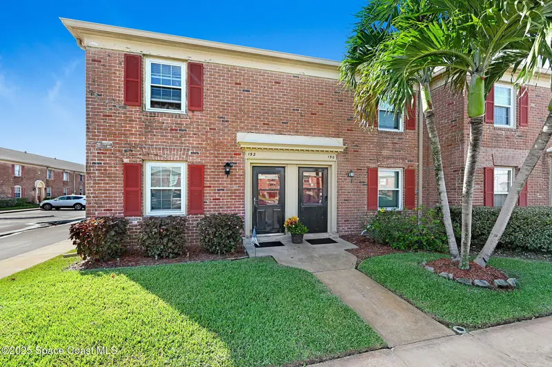 152 E East Colonial Court Court 84, Indian Harbour Beach, Fl 32937, FL