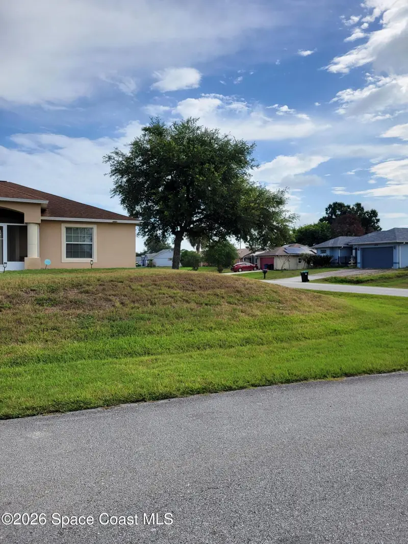 1703 Valcourt Street Nw, Palm Bay, Fl 32907, FL