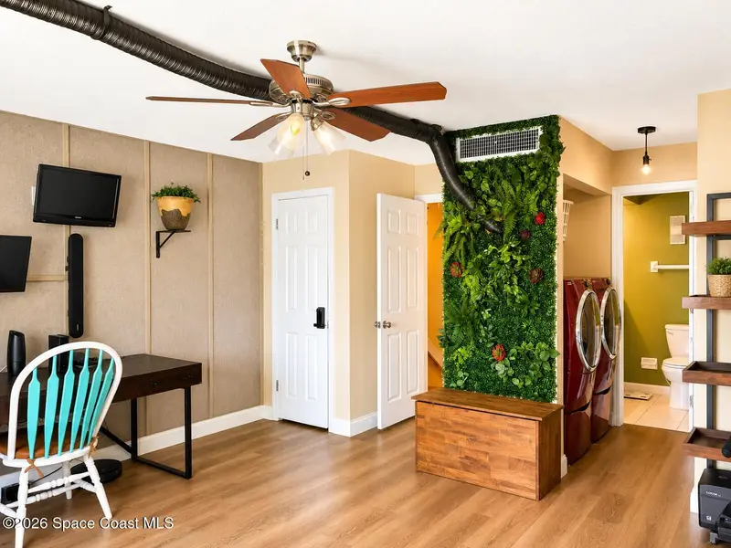190 Paradise Boulevard 1908, Melbourne, Fl 32903, FL