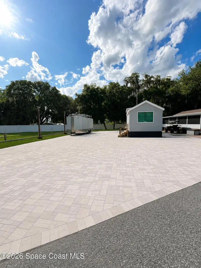 25091 Ne 143rd Place, Fort Mccoy, Fl 32134, FL