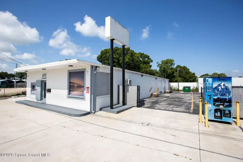 411 Clearlake Road, FL