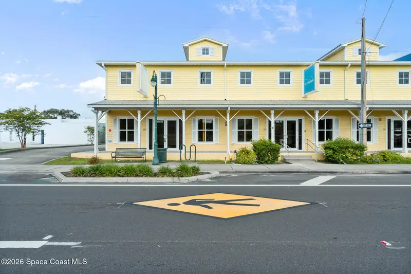 410 S Hopkins Avenue 101, FL