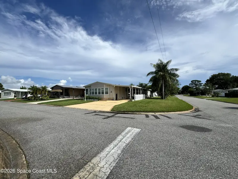 600 N Dolphin Circle, FL