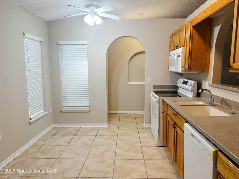 2116 Spring Creek Circle Ne, FL
